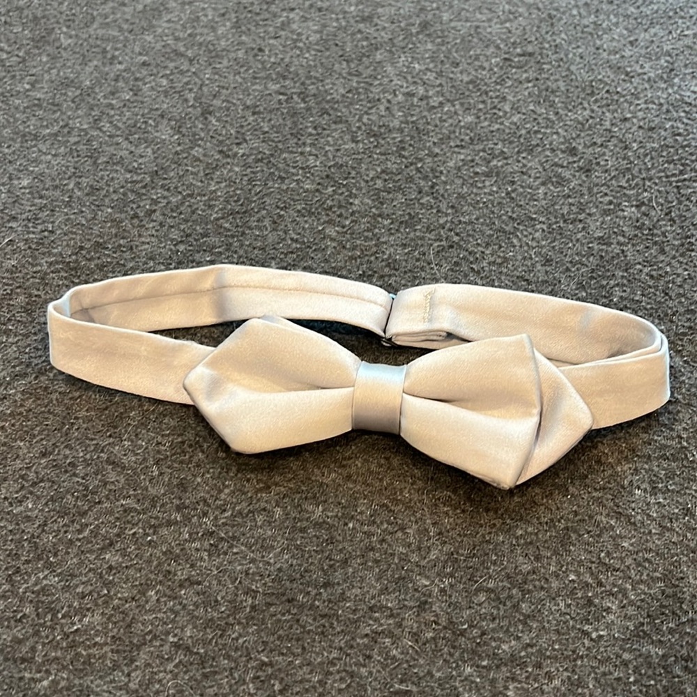 COPY - Men’s bow tie.